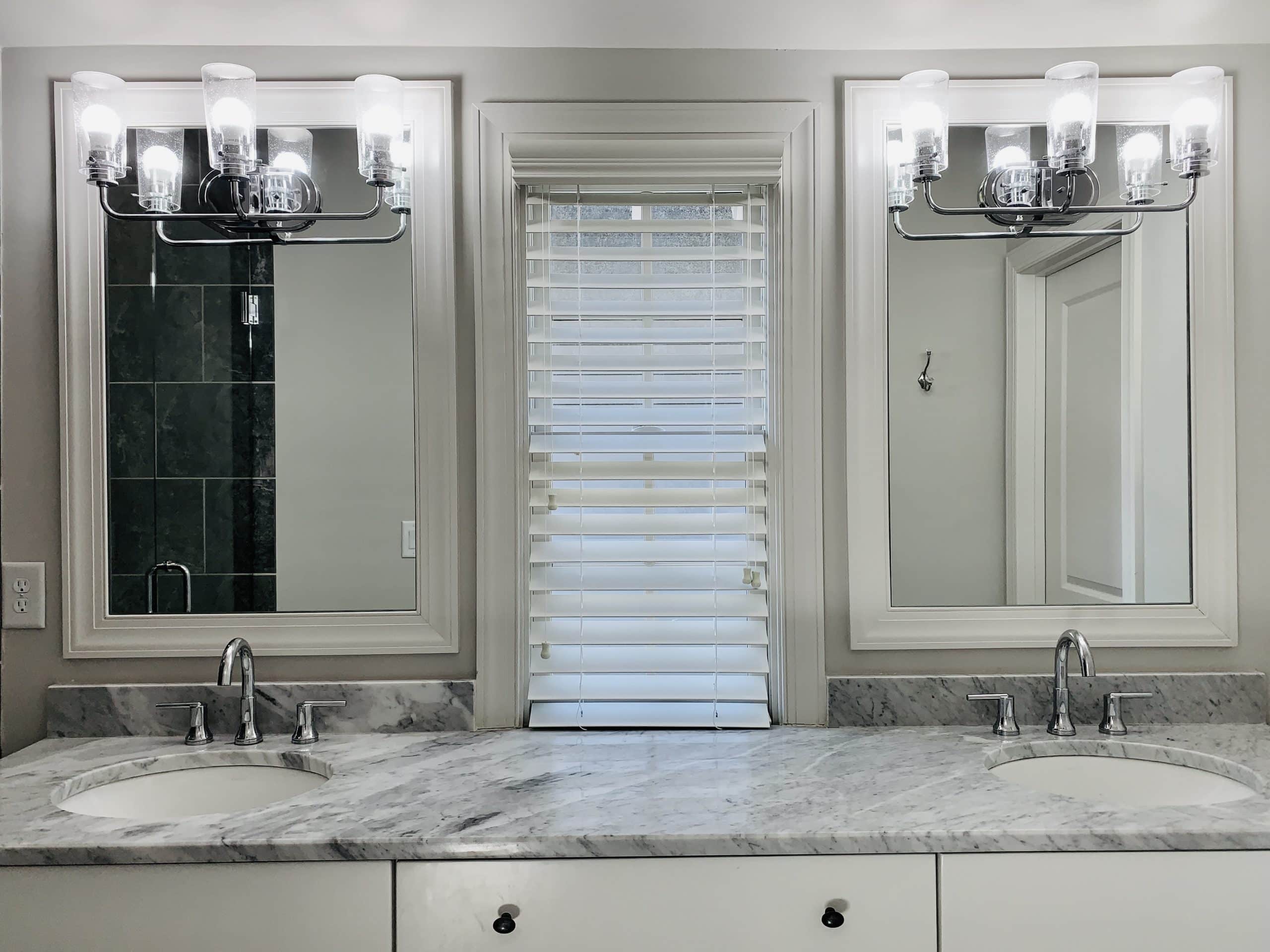 White Faux Wood Blinds with 2.5 inch slats in an Alpharetta, GA master ensuite
